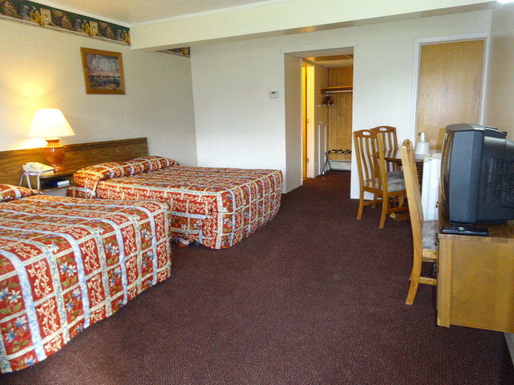 Boulder Lodge ジューンレイク 部屋 写真