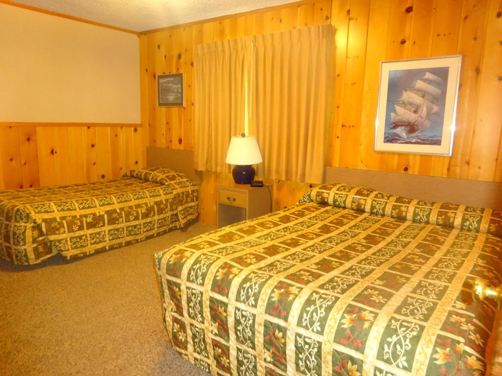 Boulder Lodge ジューンレイク 部屋 写真