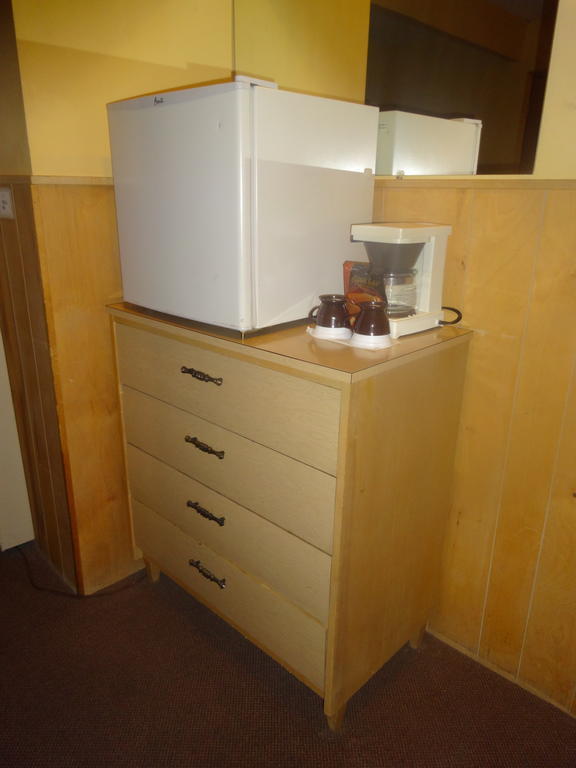 Boulder Lodge ジューンレイク 部屋 写真