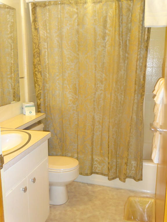 Boulder Lodge ジューンレイク 部屋 写真
