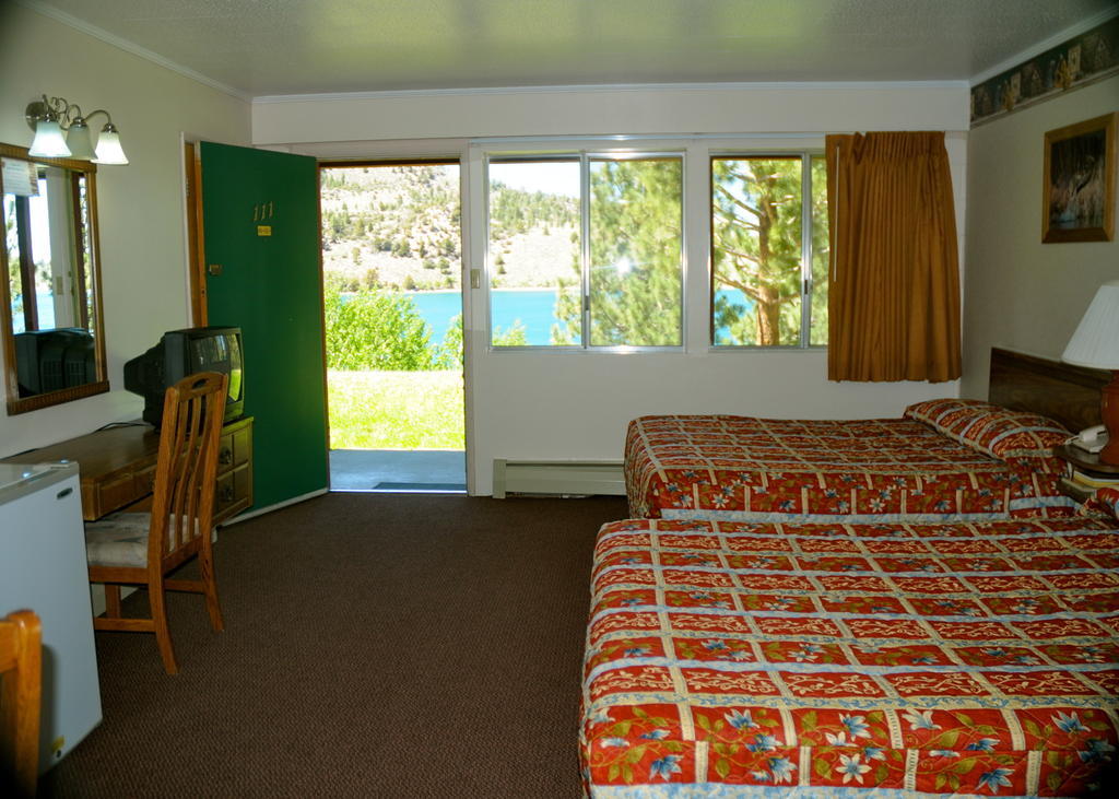 Boulder Lodge ジューンレイク 部屋 写真
