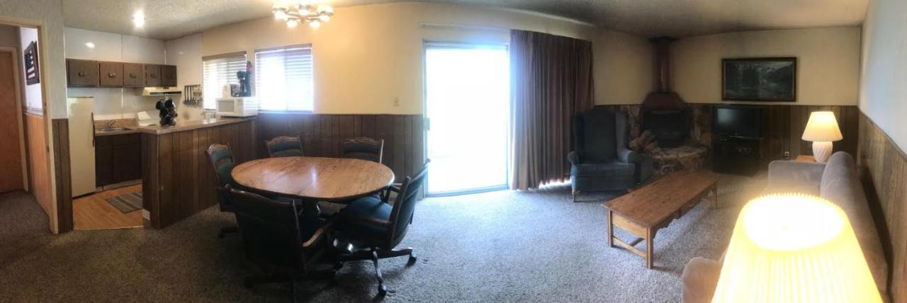 Boulder Lodge ジューンレイク エクステリア 写真